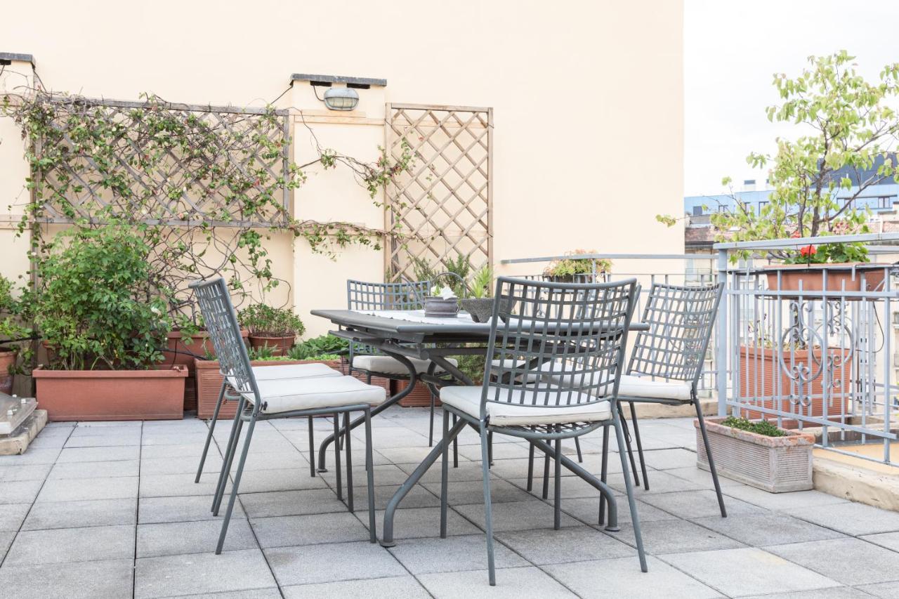 Sempione Split-Level Terrace Apartment - Top Collection Milan Bagian luar foto
