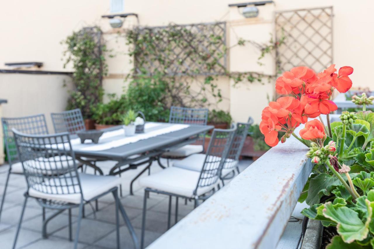 Sempione Split-Level Terrace Apartment - Top Collection Milan Bagian luar foto