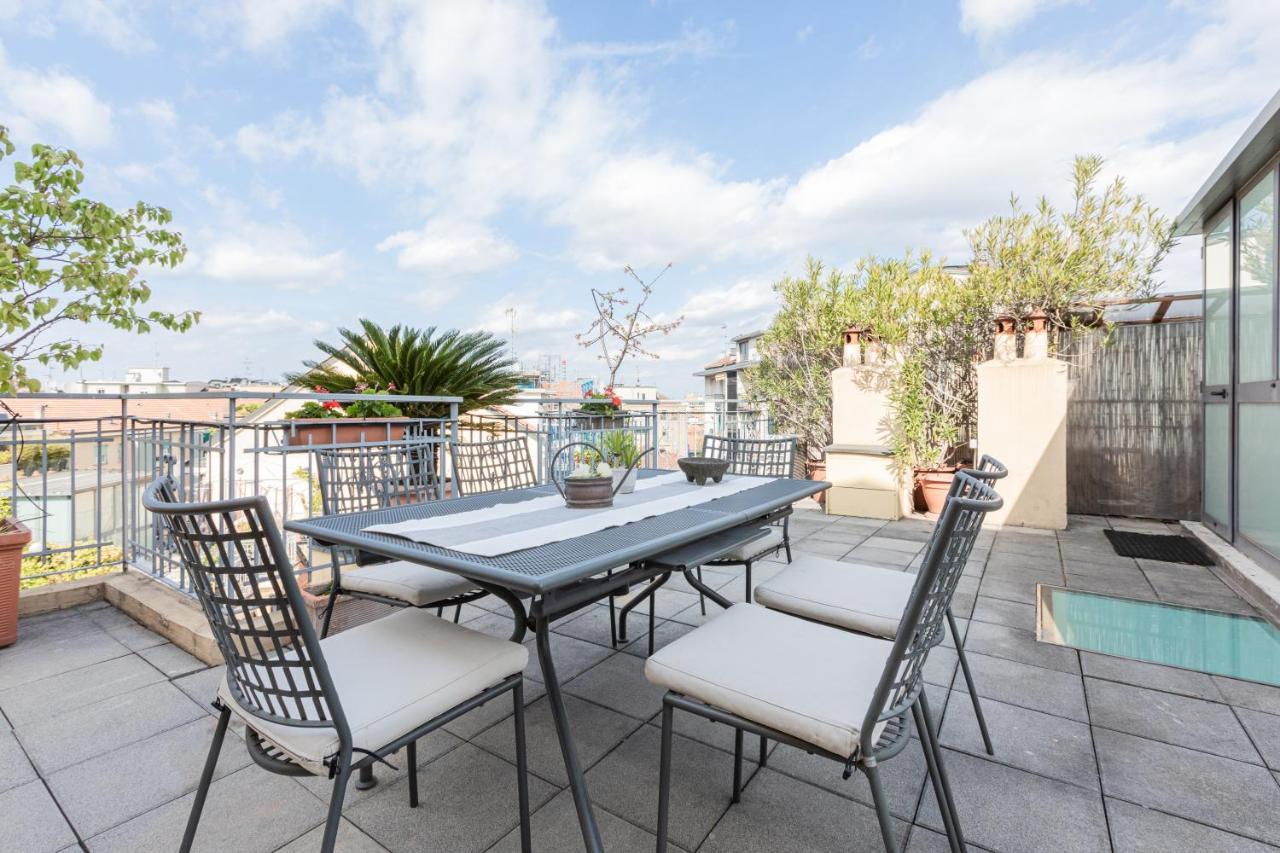 Sempione Split-Level Terrace Apartment - Top Collection Milan Bagian luar foto