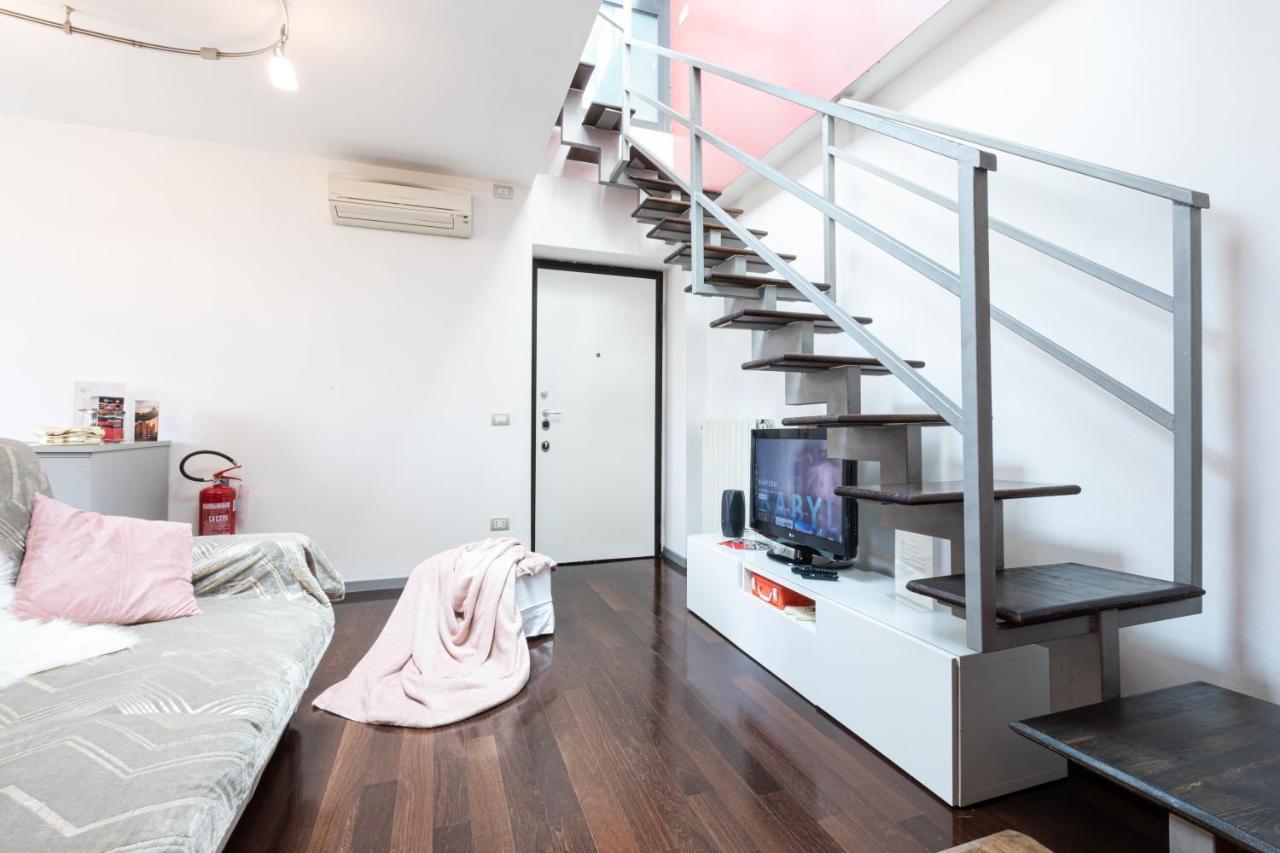 Sempione Split-Level Terrace Apartment - Top Collection Milan Bagian luar foto