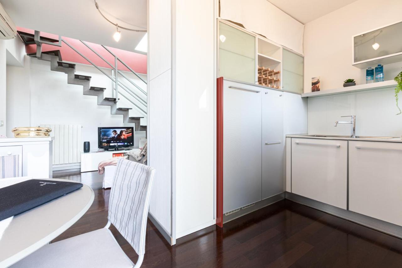 Sempione Split-Level Terrace Apartment - Top Collection Milan Bagian luar foto