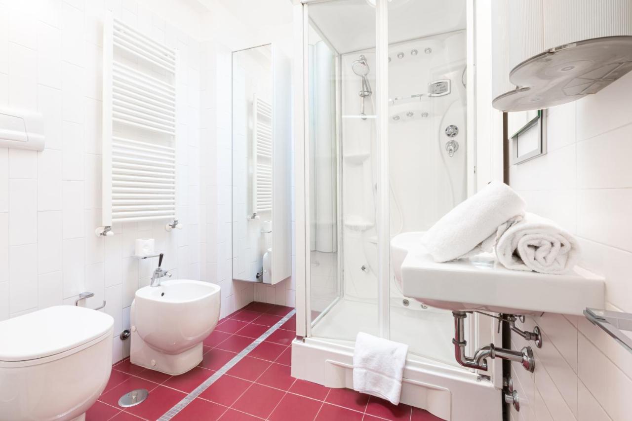 Sempione Split-Level Terrace Apartment - Top Collection Milan Bagian luar foto
